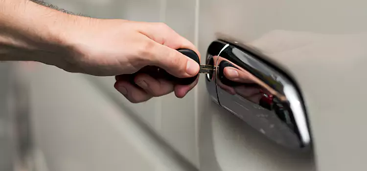 Why Choose Our Auto Locksmith Team in Town n Country, FL?